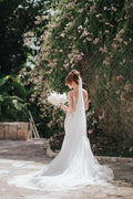 Vestido de casamento longo do laço da sereia com o pescoço em V das correias de espaguetes sem encosto