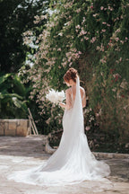 Vestido de casamento longo do laço da sereia com o pescoço em V das correias de espaguetes sem encosto
