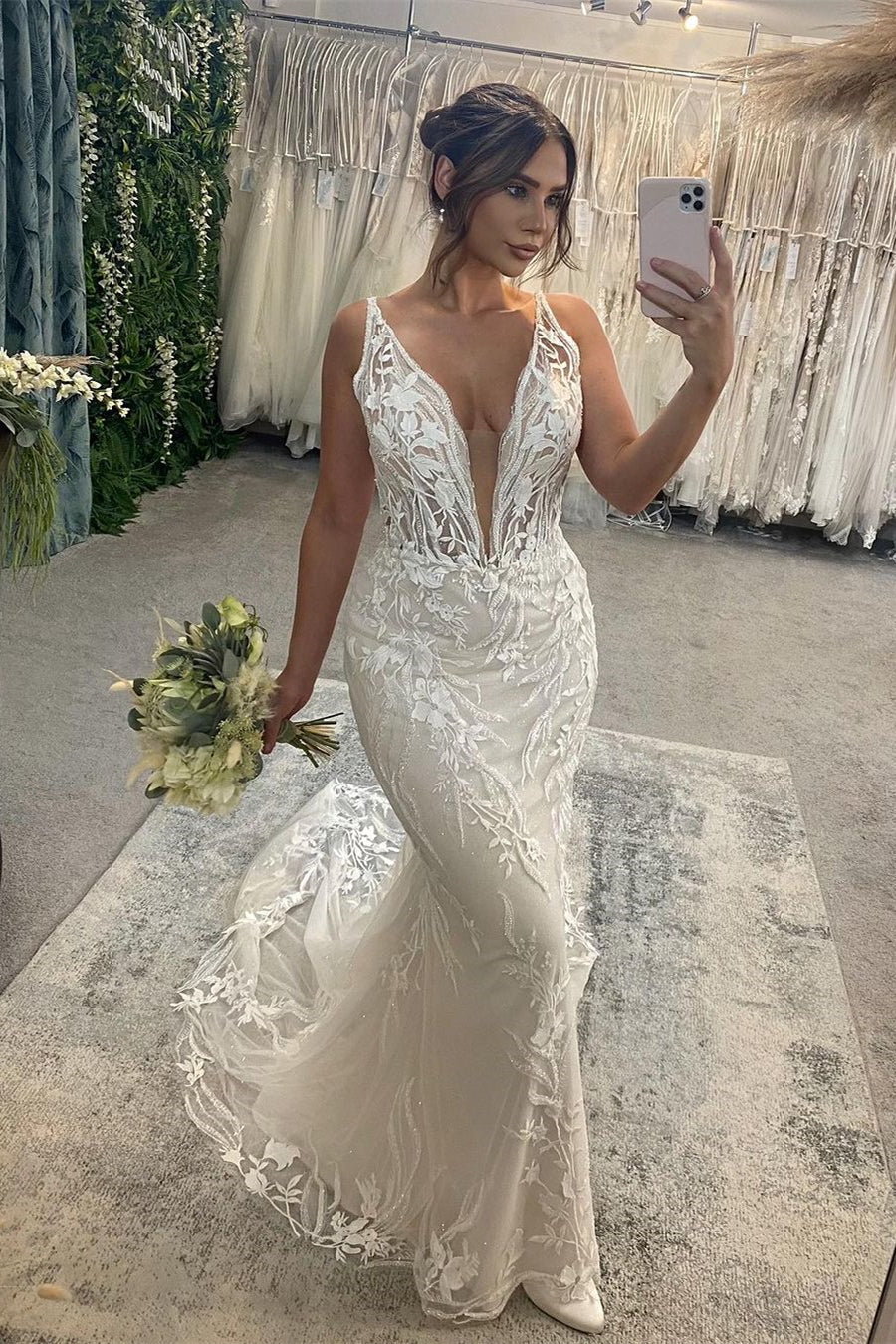 Elegant Long Mermaid Wedding Gown With V Neck Lace Backless Sleeveless