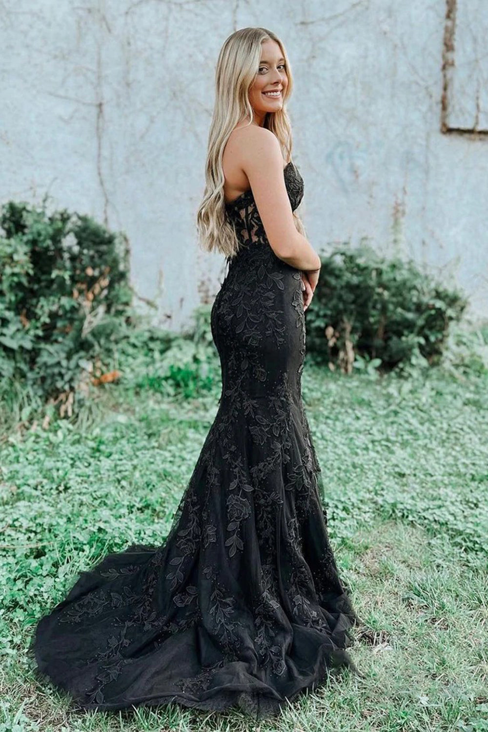 Black Strapless Mermaid Prom Dress With Lace Appliques
