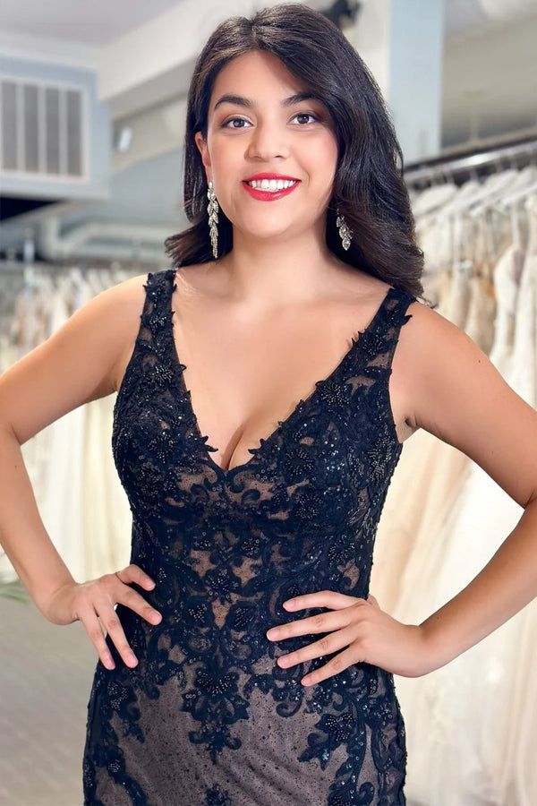 Black Tulle Appliques V-Neck Trumpet Long Wedding Dress
