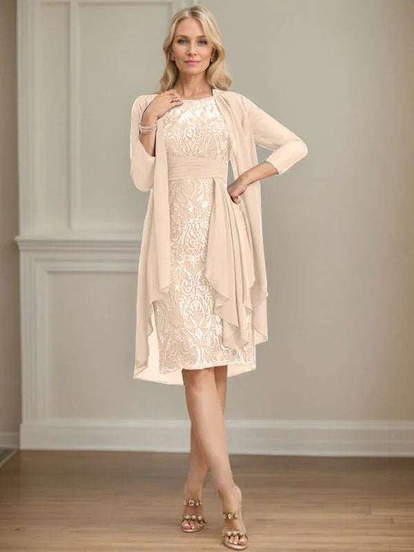 Etui/Säulenförmiges Kleid mit Illusion, knielang, aus Spitze und Chiffon, Brautmutterkleid mit herabfließenden Rüschen und Pailletten