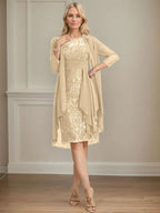 Etui/Säulenförmiges Kleid mit Illusion, knielang, aus Spitze und Chiffon, Brautmutterkleid mit herabfließenden Rüschen und Pailletten