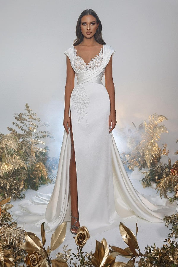 Abiti da sposa in raso con scollo a cuore e pizzo a sirena lunga con spacco