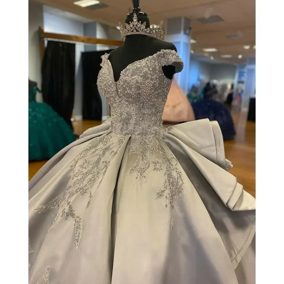 Abito lussuoso argento con scollo a barca per Quinceañera, abito da ballo argento Y1157