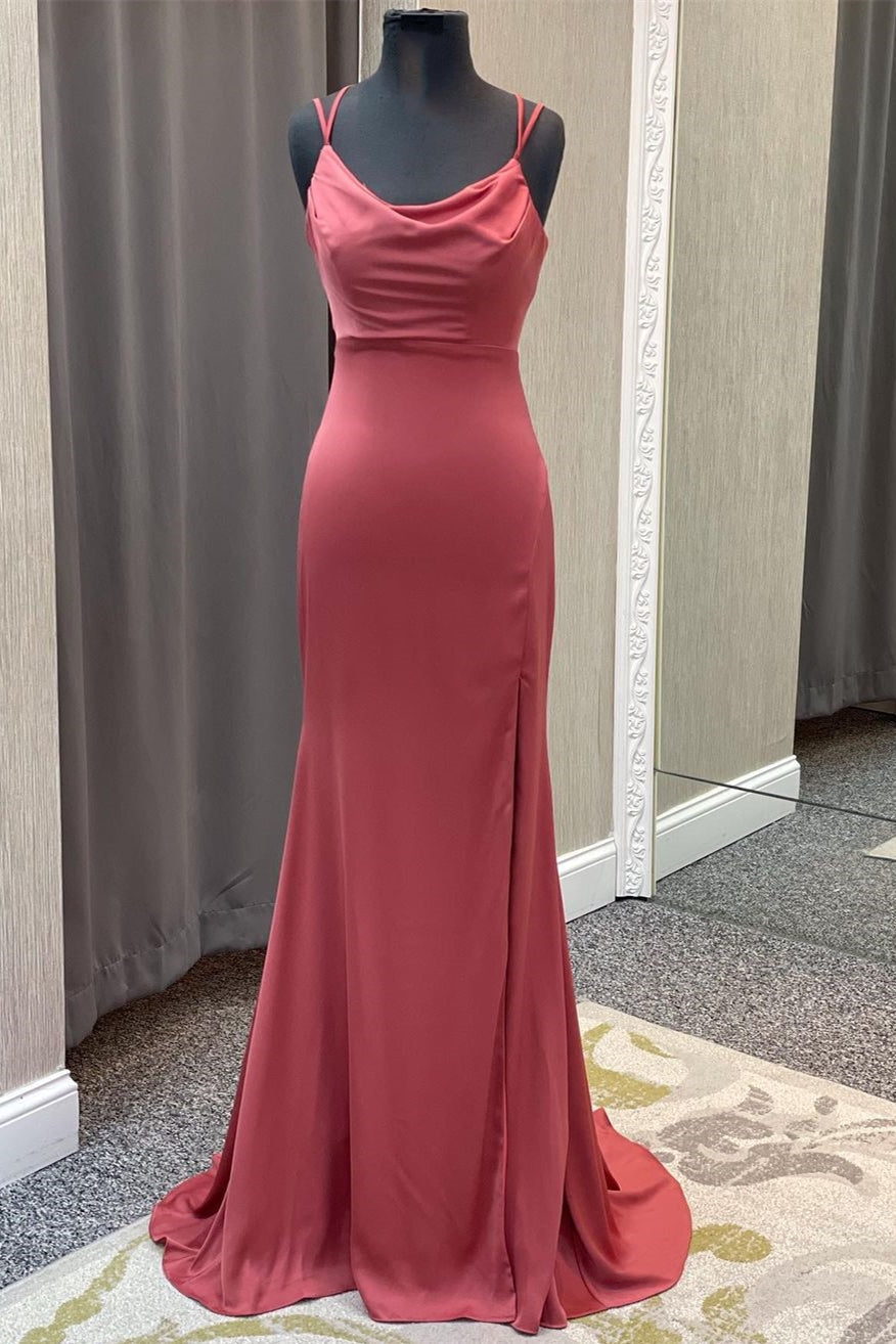 Robe de bal longue mauve avec col bénitier et bretelles