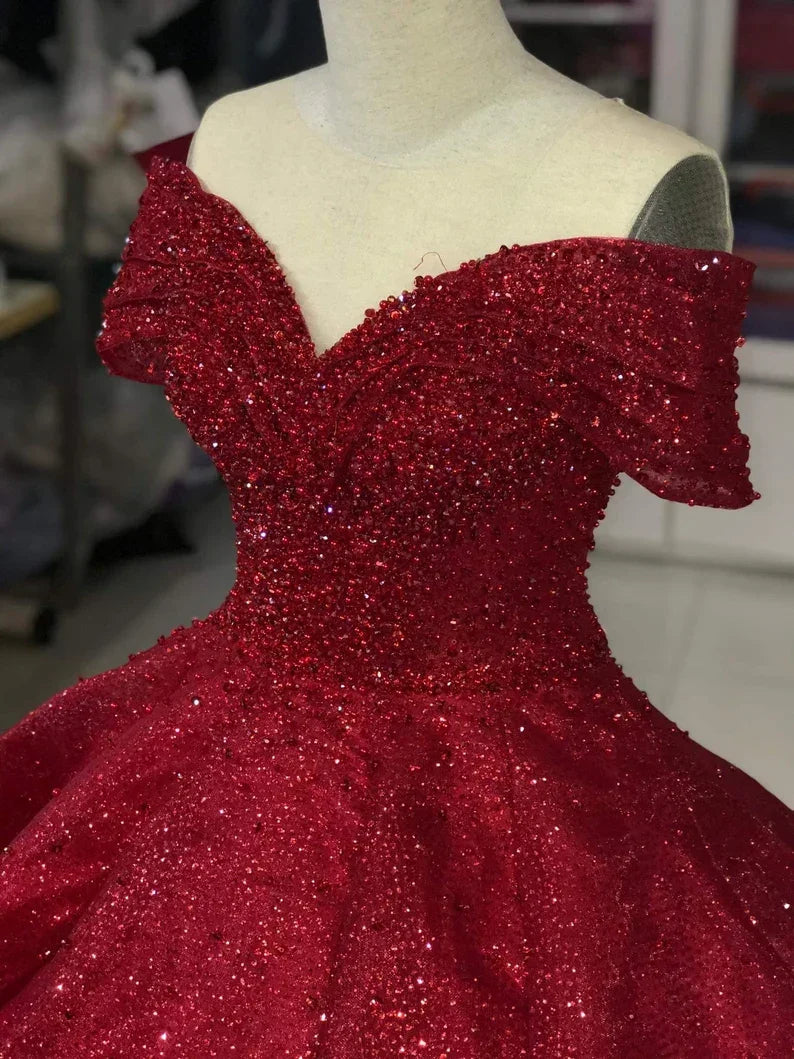 Luxuriöses schulterfreies rotes glitzerndes Perlenballkleid Süßes 16 Kleid Y1275