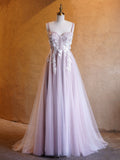 Abito da sera in tulle lilla con gonna a trapezio, scollo a cuore e strascico a spazzola