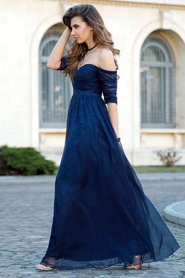 Abiti da damigella d'onore in tulle blu scuro con maniche a mezza lunghezza e scollo a barca