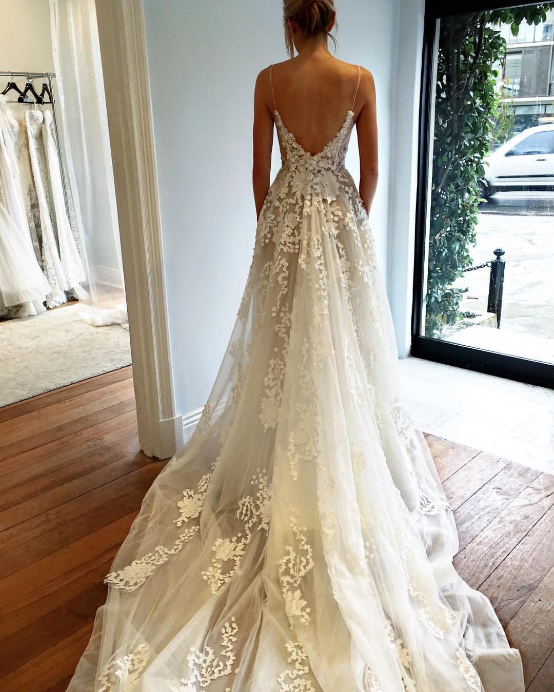 Tiefer V-Ausschnitt Spaghettiträger Strandhochzeitskleid Brautkleid