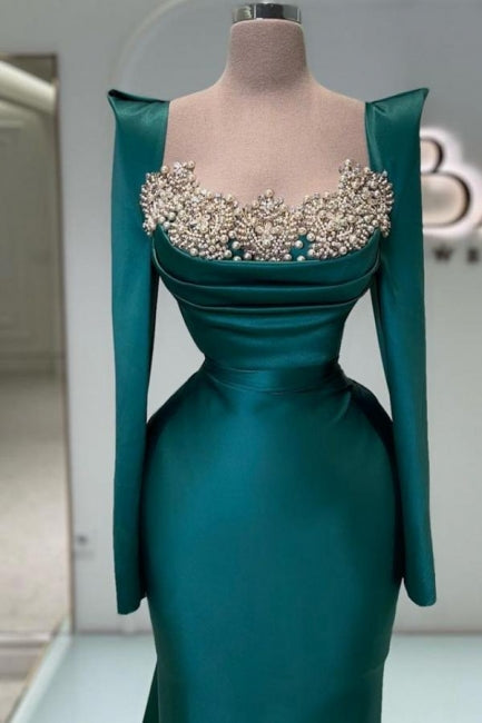 Abiti da sera lunghi da sirena con perle di verde scuro e maniche lunghe
