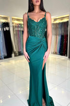 Robe de bal longue vert foncé style sirène sans manches en dentelle avec fente