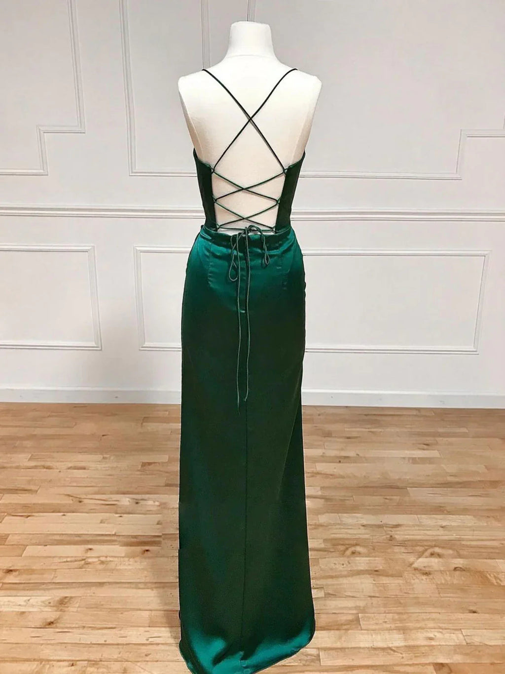 Vestido largo de satén para baile de graduación con escote corazón verde Vestidos de noche verdes Y4395