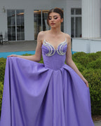 Robe de bal violette en satin, élégante, ligne A, sans manches, à décolleté cœur avec volants