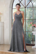 Robe de bal longue élégante en soie brillante à col licou, fendue sur le côté avec plis et poche
