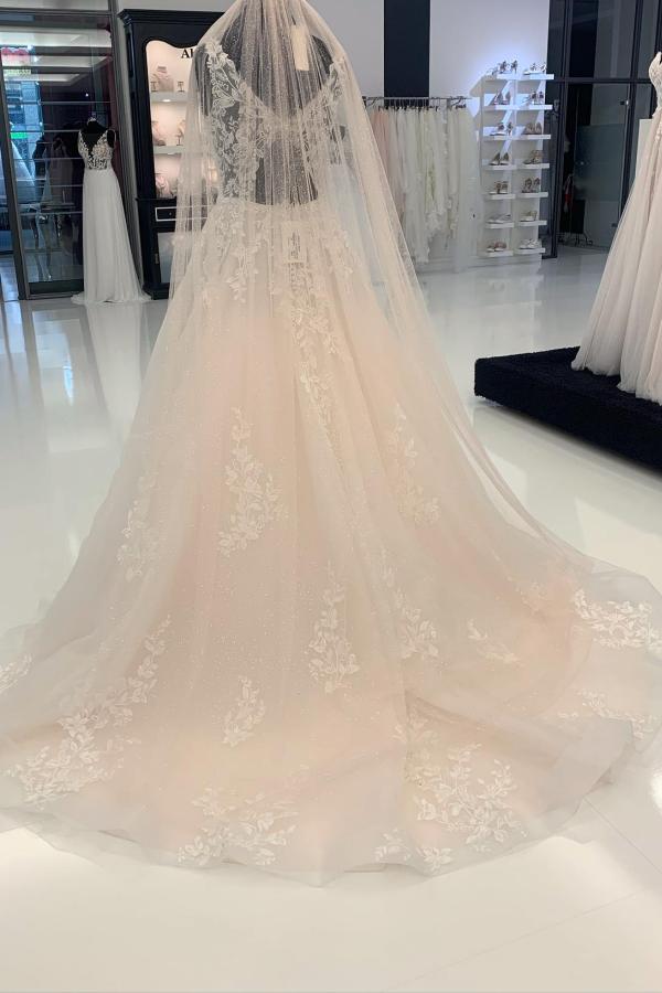 Elegante vestido de novia largo de tul sin mangas con escote en V y encaje