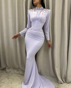 Robe de bal élégante longue sirène en satin avec col haut et cristaux, manches longues