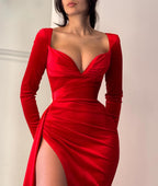 Elegante vestido de fiesta rojo con escote en V, corte A y manga larga