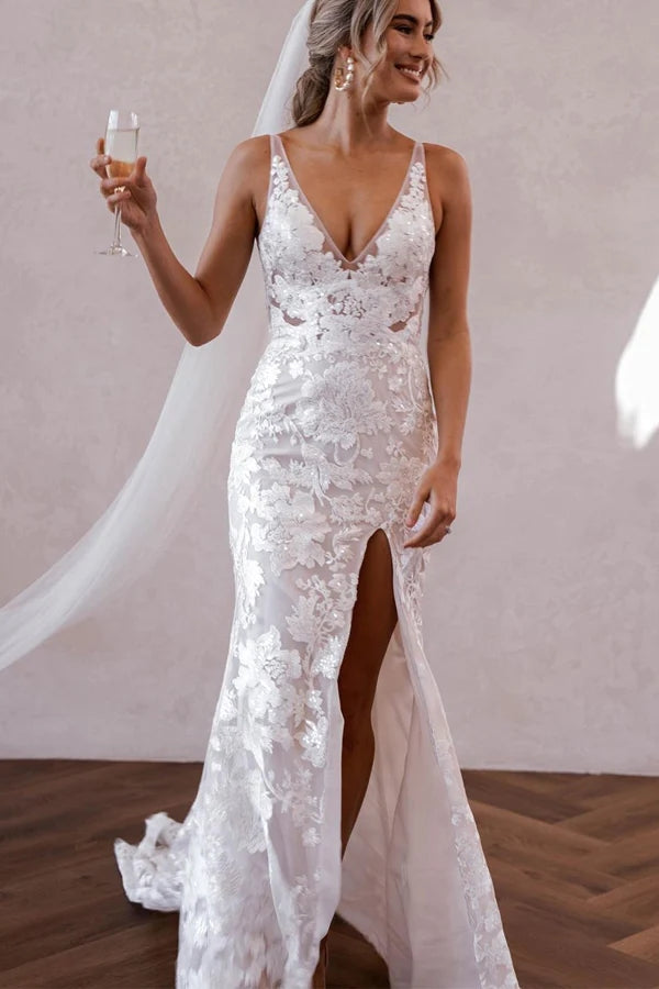 Robes de mariée bohèmes en dentelle à col en V élégantes avec fente