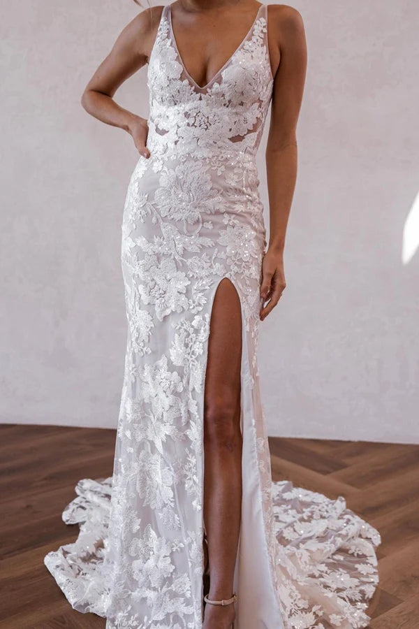 Robes de mariée bohèmes en dentelle à col en V élégantes avec fente