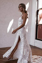 Robes de mariée bohèmes en dentelle à col en V élégantes avec fente