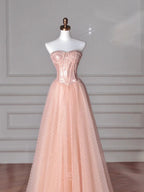 Vestido longo de baile de finalistas em tule com lantejoulas, cor pêssego rosada, sem alças, corte em linha A Y8645