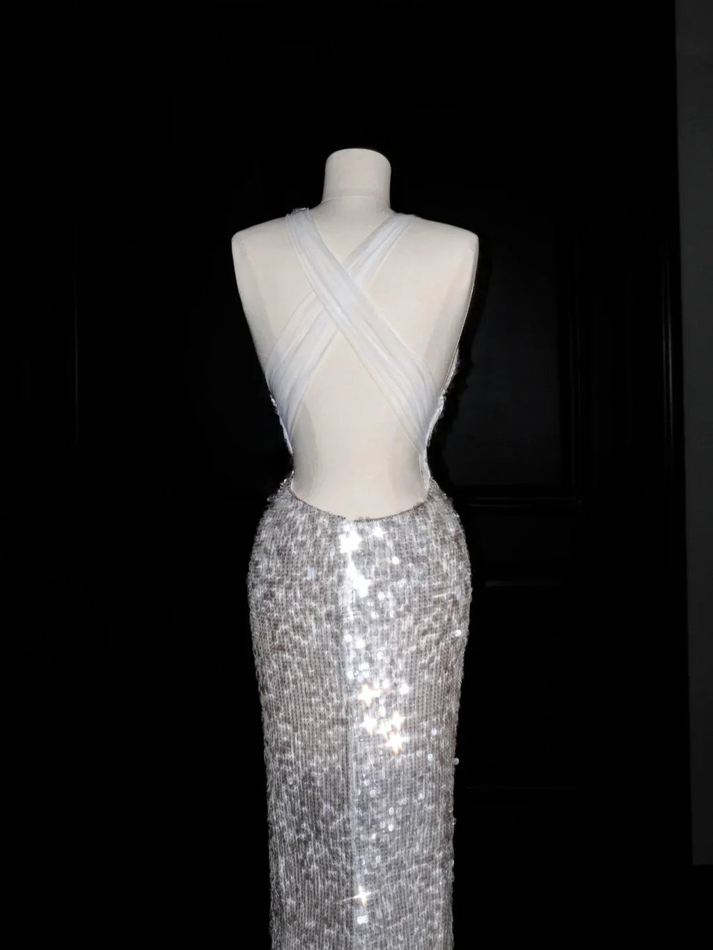 Vestido de Festa Prateado com Lantejoulas, Decote em V, Costas Descobertas, Estilo Sereia Y8680