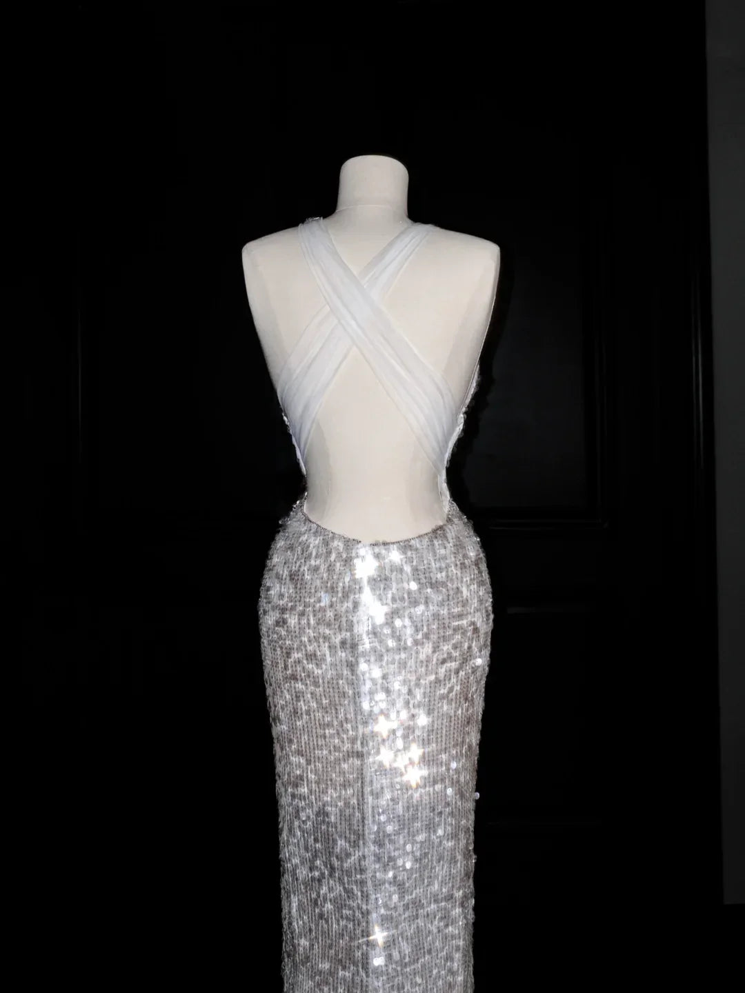 Vestido de Festa Prateado com Lantejoulas, Decote em V, Costas Descobertas, Estilo Sereia Y8680