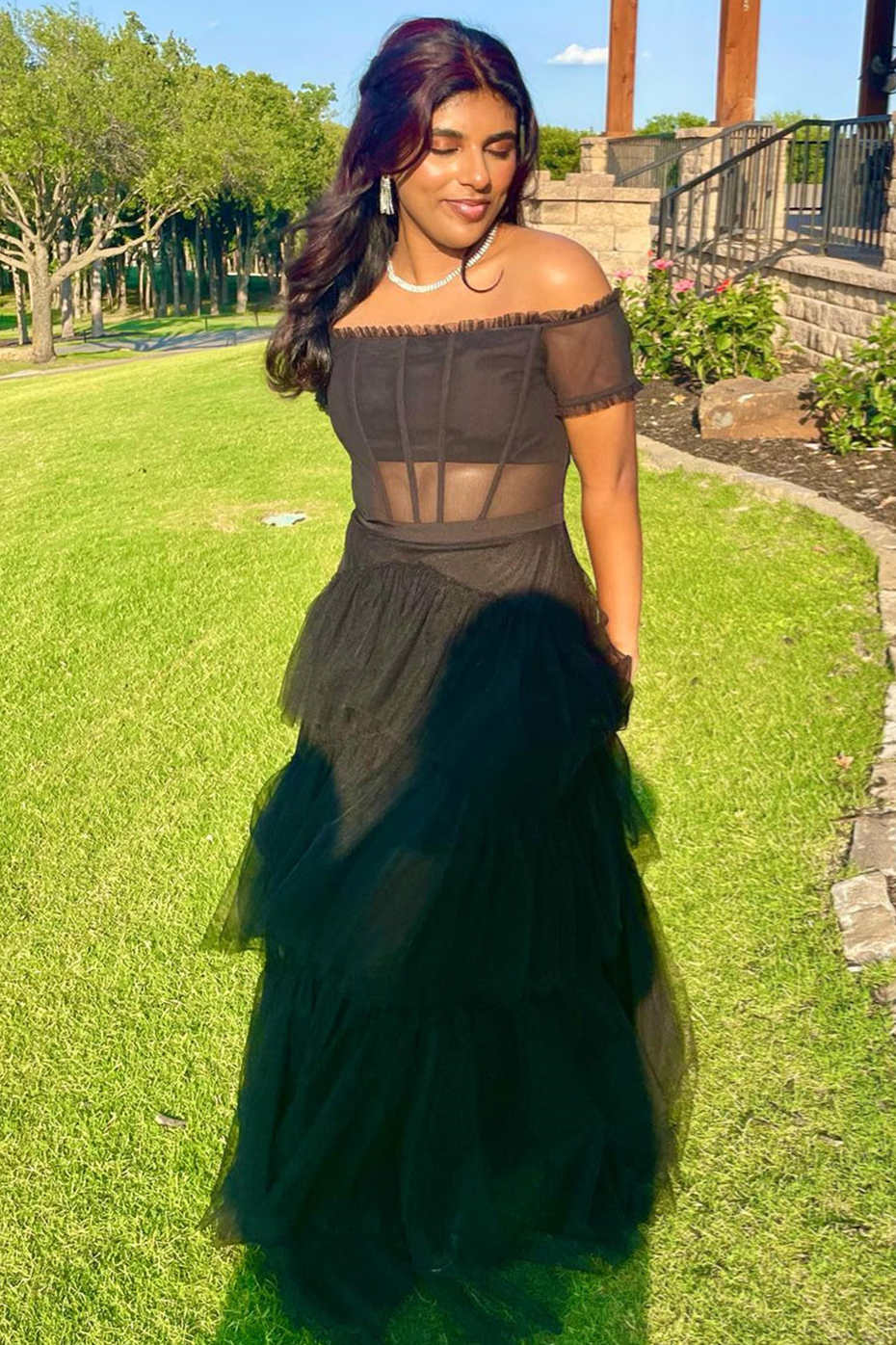 Roycebridal Wilma | Abito da ballo londinese nero a balze in tulle con spalle scoperte