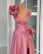 Robe de bal fabuleuse en satin, ligne A, col en V, sans manches, à volants et fendue