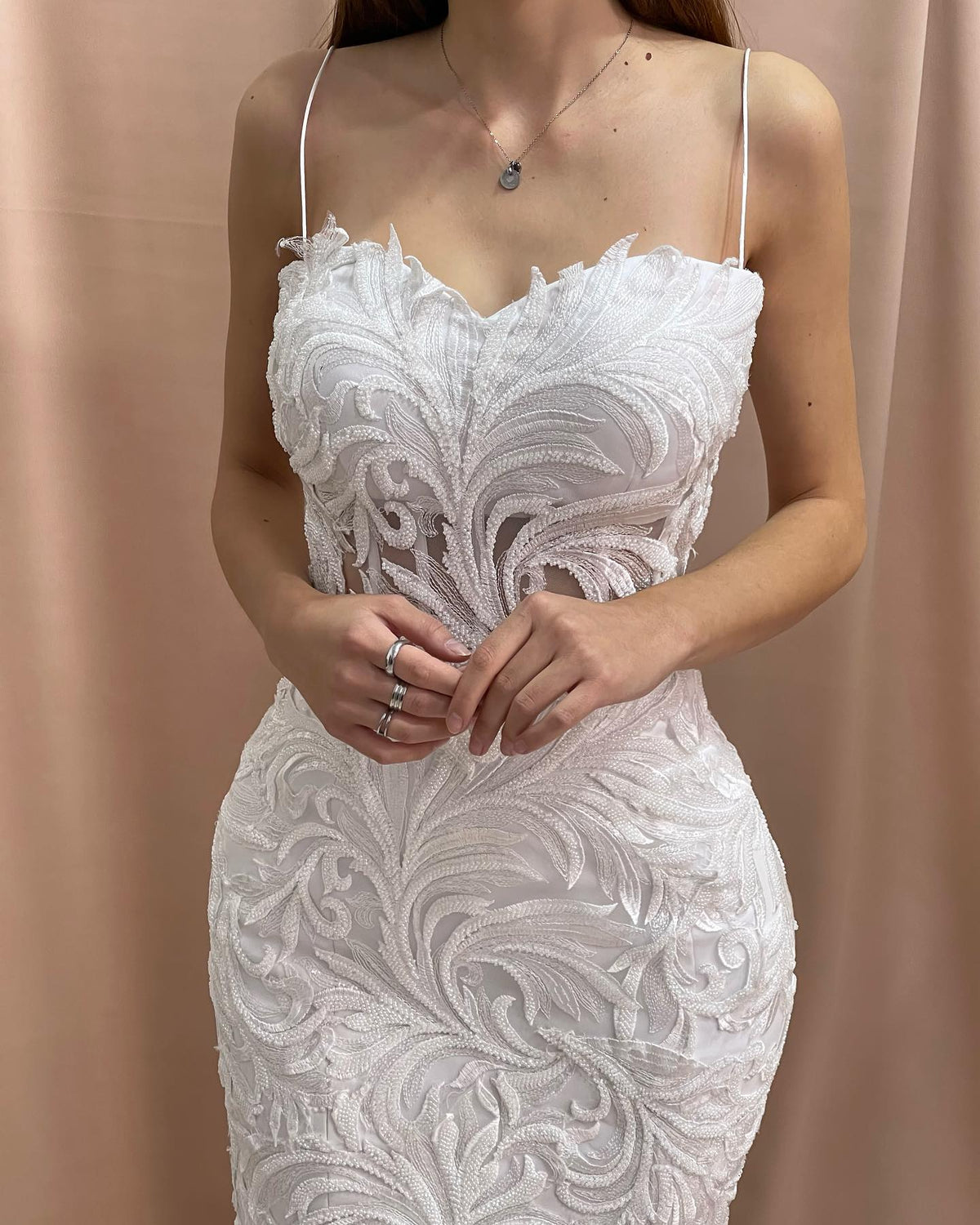 Robes de mariée en satin et tulle, sans manches, à appliques, style sirène ravissante avec décolleté cœur