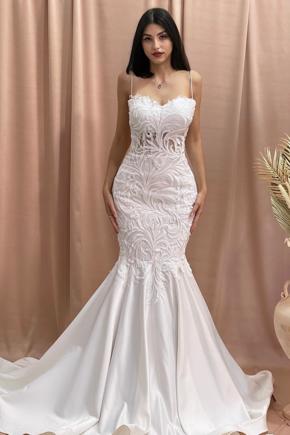 Robes de mariée en satin et tulle, sans manches, à appliques, style sirène ravissante avec décolleté cœur