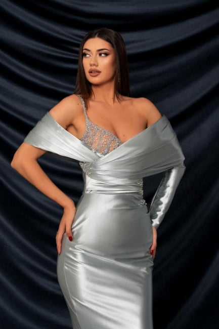 Abito da sera lungo argento stile sirena con pizzo e scollo a barca con maniche lunghe