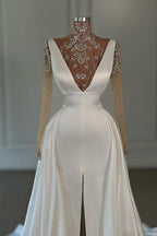 Robe de bal longue blanche en ligne A, col haut en dentelle scintillante, fendue devant, à manches longues