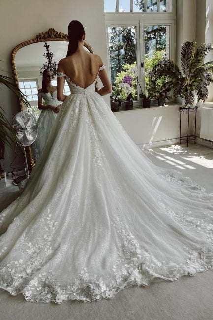 Vestidos de Noiva Compridos em Linha A com Decote Coração, Ombros Descobertos, Aplicações em Tule e Renda