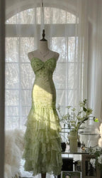 Vestido de Baile Longo Verde Esmeralda com Decote Coração, Camadas de Chiffon e Contas Y8558