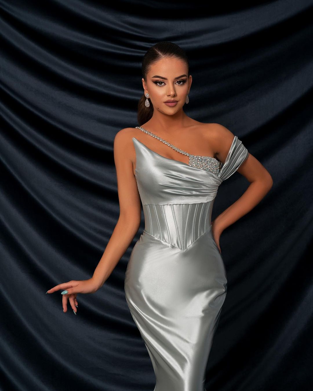 Robe de bal sirène longue argentée à paillettes, sans manches, à une épaule, élégante