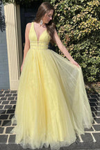 Vestido Formal Comprido de Tule Amarelo com Lantejoulas em Corte A
