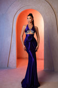 Robe de bal somptueuse en satin à col en V, sans manches, ornée d'appliques en forme de colonne