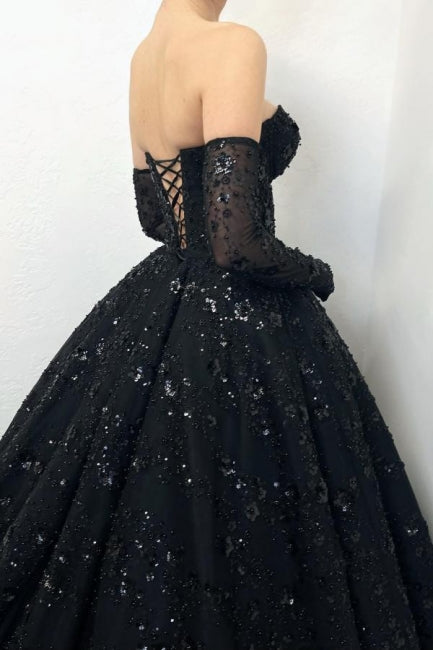 Splendido abito lungo nero a linea ad A con scollo a cuore, pizzo e allacciatura per ballo di fine anno