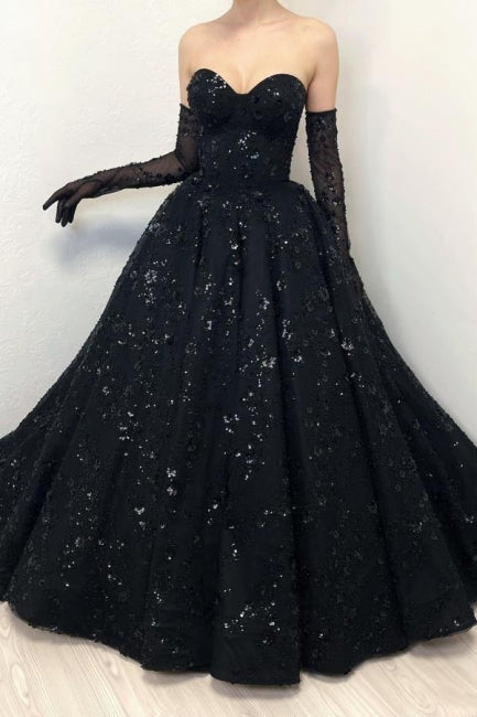 Splendido abito lungo nero a linea ad A con scollo a cuore, pizzo e allacciatura per ballo di fine anno