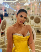 Magnifique robe de bal longue jaune, bustier sans bretelles, style sirène, ornée de bijoux, longueur au sol avec fente