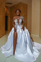 Wunderschönes langes A-Linien-Brautkleid aus Satin mit einer Schulter, Perlenapplikationen und Spitze und Schlitz