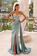 Vestidos de fiesta largos de satén con tirantes finos, corte en A, color verde, con abertura frontal