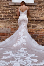 Vestidos de Noiva Lindos com Alças Finas Estilo Sereia e Aplicações
