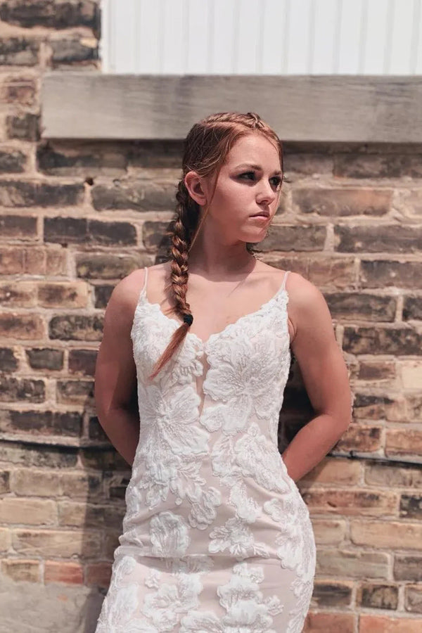 Vestidos de Noiva Lindos com Alças Finas Estilo Sereia e Aplicações