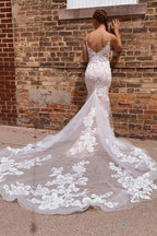 Vestidos de Noiva Lindos com Alças Finas Estilo Sereia e Aplicações