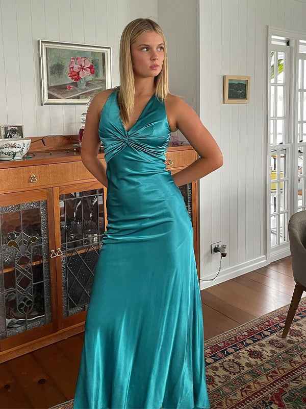 Vestido de noite de baile em cetim azul-petróleo com frente única e laço sem costas