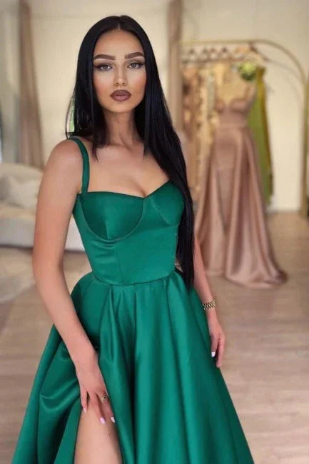 Vestido de fiesta verde brillante de satén elástico con abertura frontal y cola estilo corte