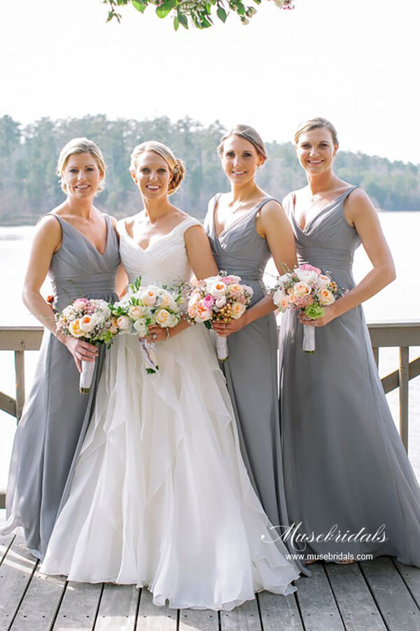 Abiti da damigella d'onore classici a linea ad A in chiffon grigio, abiti per la damigella d'onore